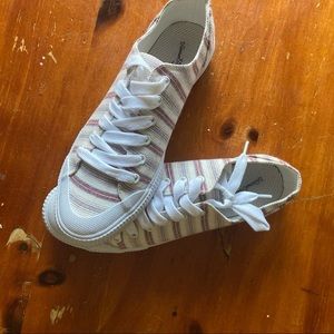 Universal Thread Sneakers
